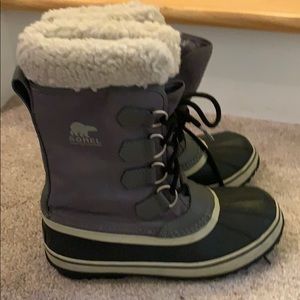 Sorel winter boots like new